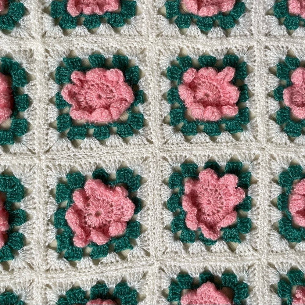 HANDMADE Vintage Granny Square Floral Cottagecore Crochet Throw Blanket